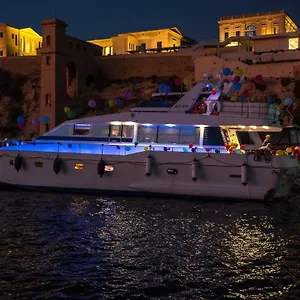 Botel Riti Yacht, Kalkara